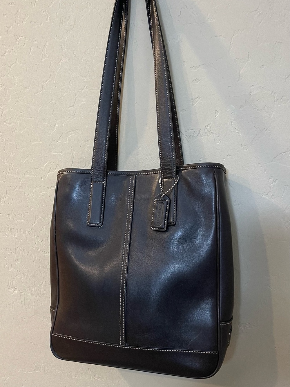 Coach Vintage 1900s black Leather Shoulder Tote Contrast Stitching excellent